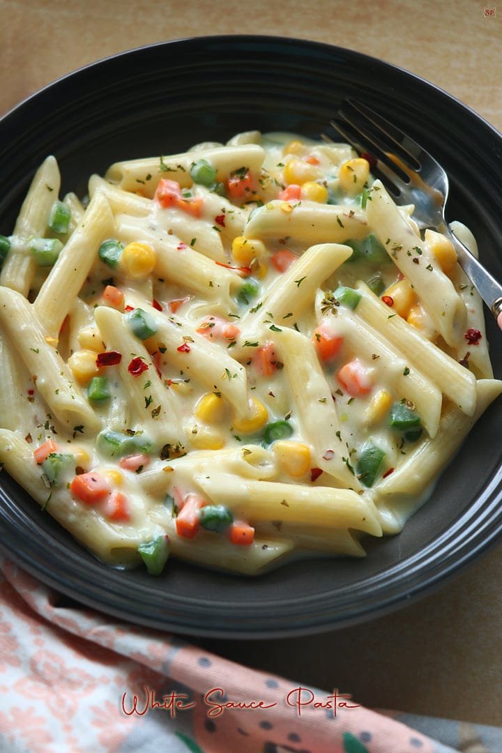 White souse pasta